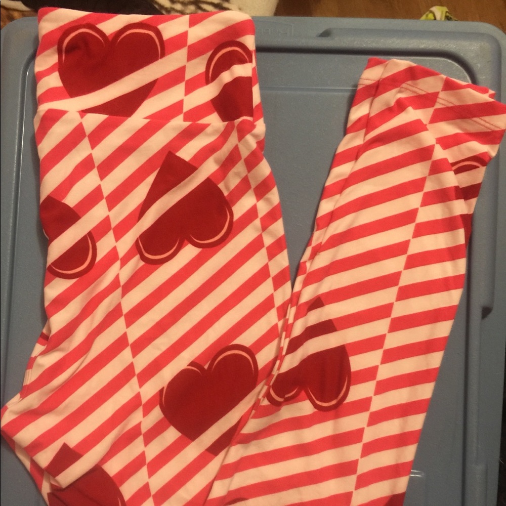 BNWOT LuLaRoe Valentine’s Day One Size Leggings!